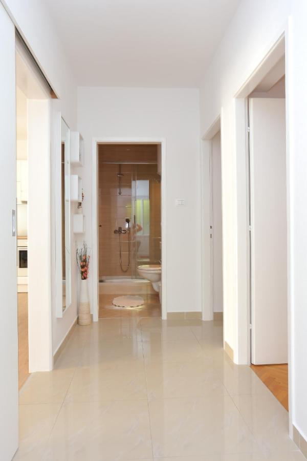 Apartments By The Sea Podgora, Makarska - 2594 Exterior photo